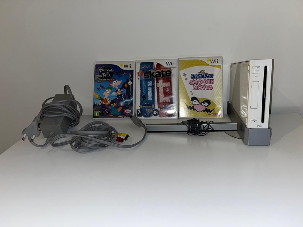 Wii console met games, Ophalen, Zo goed als nieuw, Met games