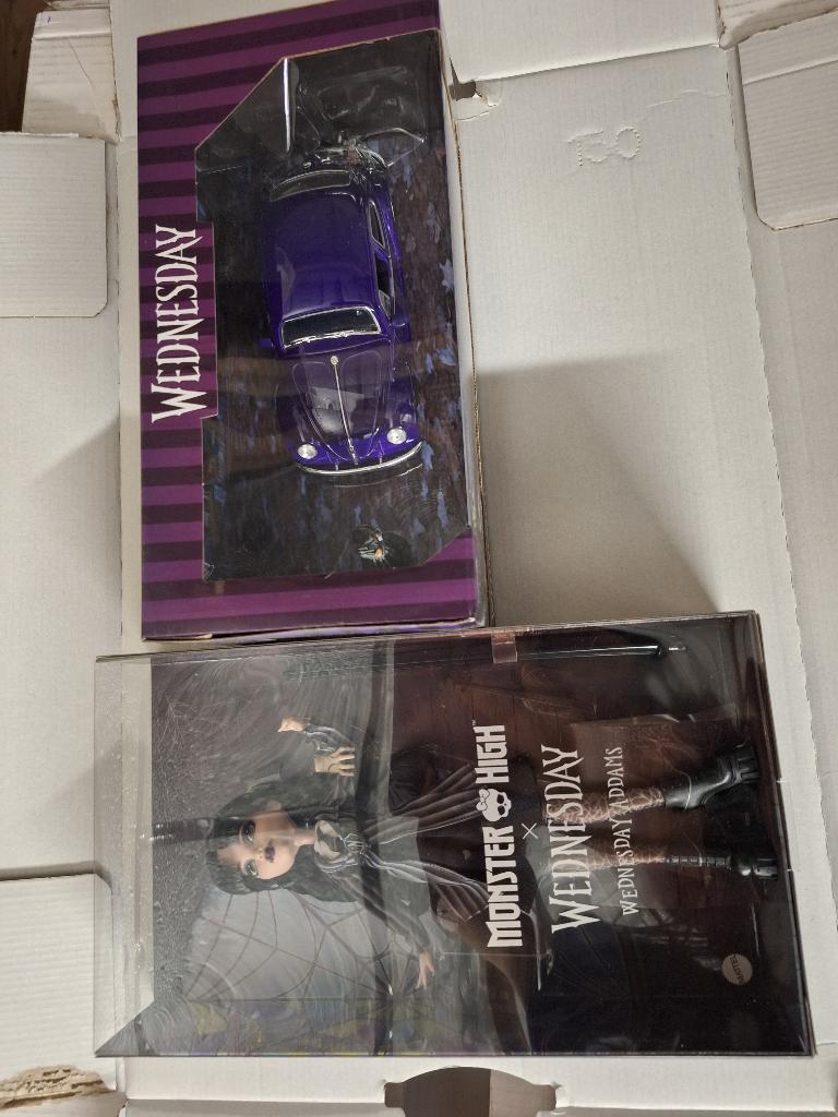 Wednesday pop en auto ( Addams Family ), Ophalen, Nieuw, Pop