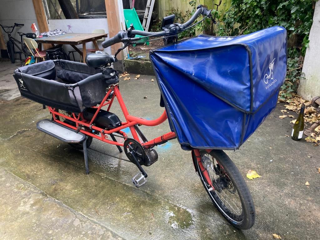 Bicicapace Justlong Longtail (rood - blauw), Fietsen en Brommers, Fietsen | Bakfietsen, Gebruikt, Elektrisch, 2 kinderen, Schijfrem