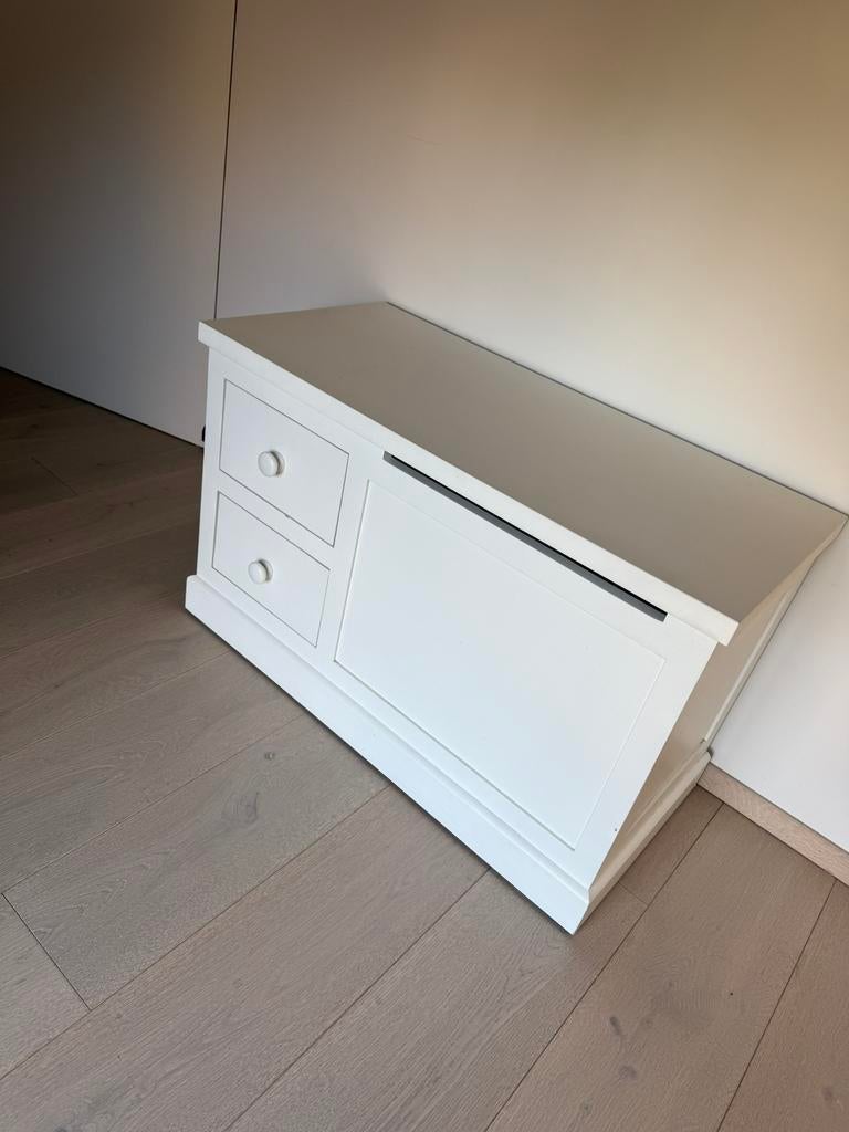 Mooie witte commode. Ideaal voor speelgoed., Ophalen, Zo goed als nieuw, Commode
