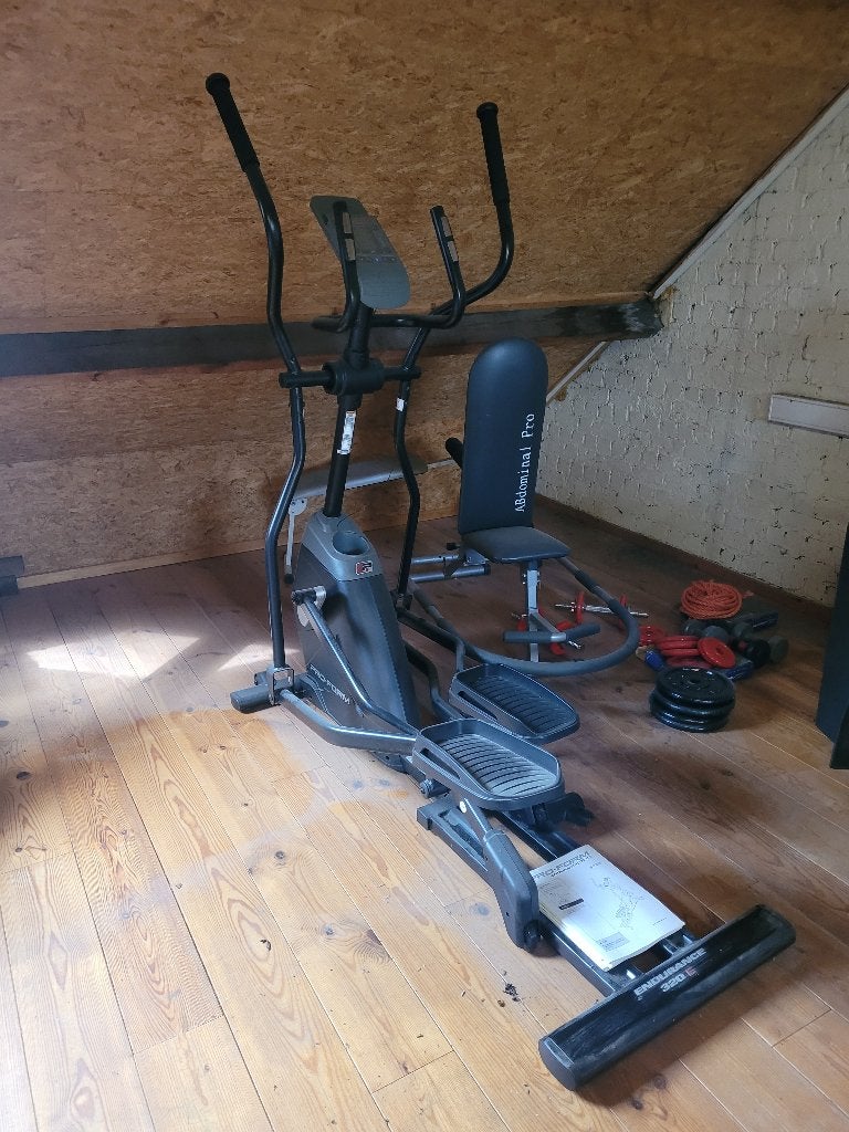Complete Fitnessset: Crosstrainer, Trainingsbank & Halterset, Comme neuf, Enlèvement, Autres matériaux, Vélo elliptique