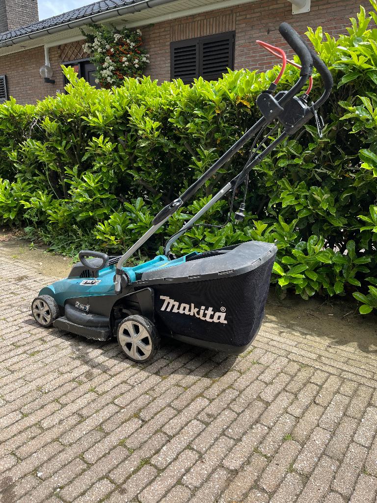 Grasmaaier makita, Jardin & Terrasse, Tondeuses à gazon, Tondeuse rotative, 30 à 39 cm, Enlèvement, Makita