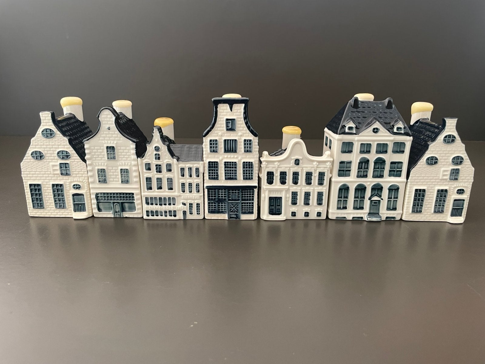 KLM Huisjes, Enlèvement, Comme neuf