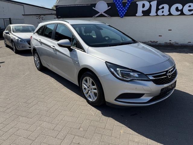 Opel Astra Sports Tourer 1600 Diesel Airco Navi Euro 6!, Auto's, Opel, Bluetooth, Stof, Euro 6, 4 cilinders