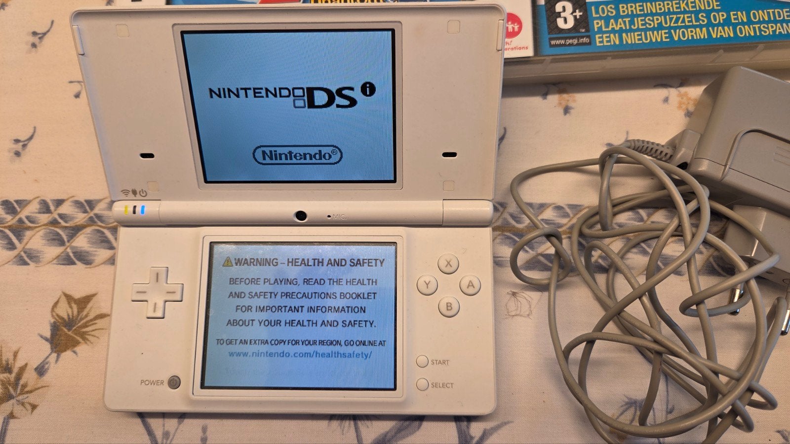 DSi goed werkend met 13 spelletjes incl originele doos, Ophalen of Verzenden, Wit, Dsi