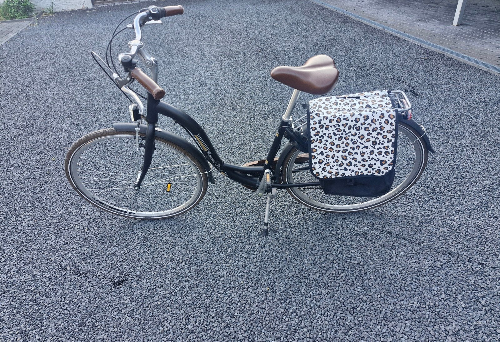 Zwarte damesfiets Central Park met bruine accenten, Gebruikt, Velgrem, (Extra) lage instap, 47 tot 50 cm