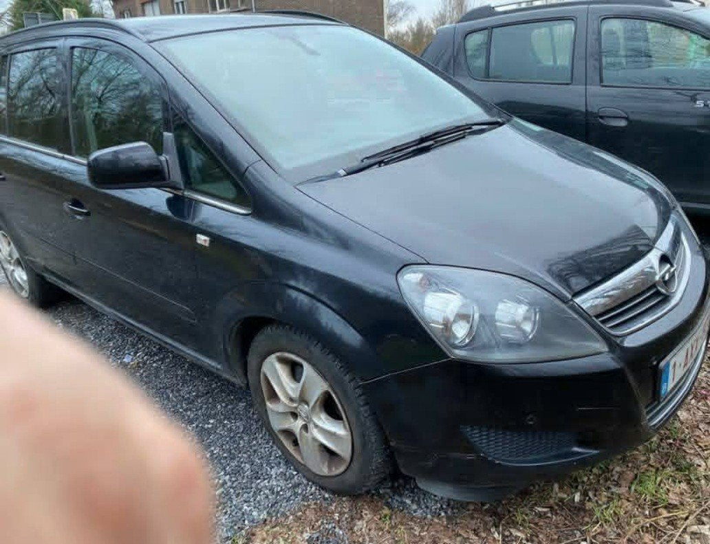 GEKEURDE auto opel zafira 2011 206.000 km, Auto's, Particulier, Te koop, Zafira, Diesel