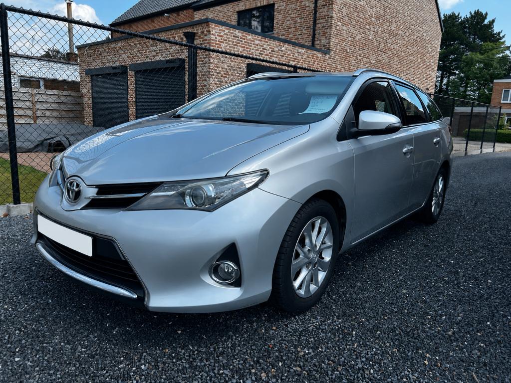 Toyota Auris al gekeurd voor verkoop, Auto's, Voorwielaandrijving, Euro 5, Stof, Zwart