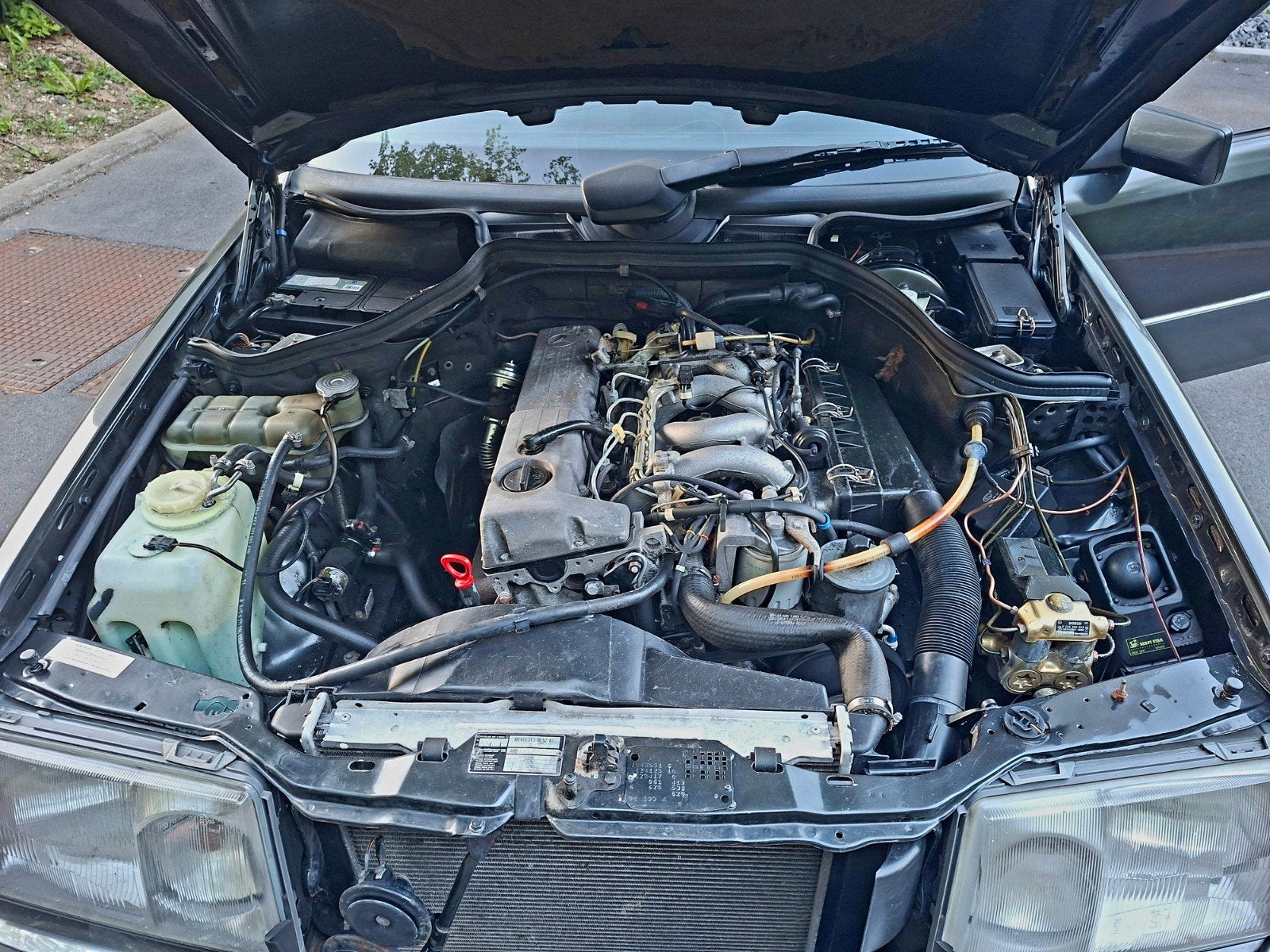 Mercedes-Benz W124 250D uit 1993, foto 9