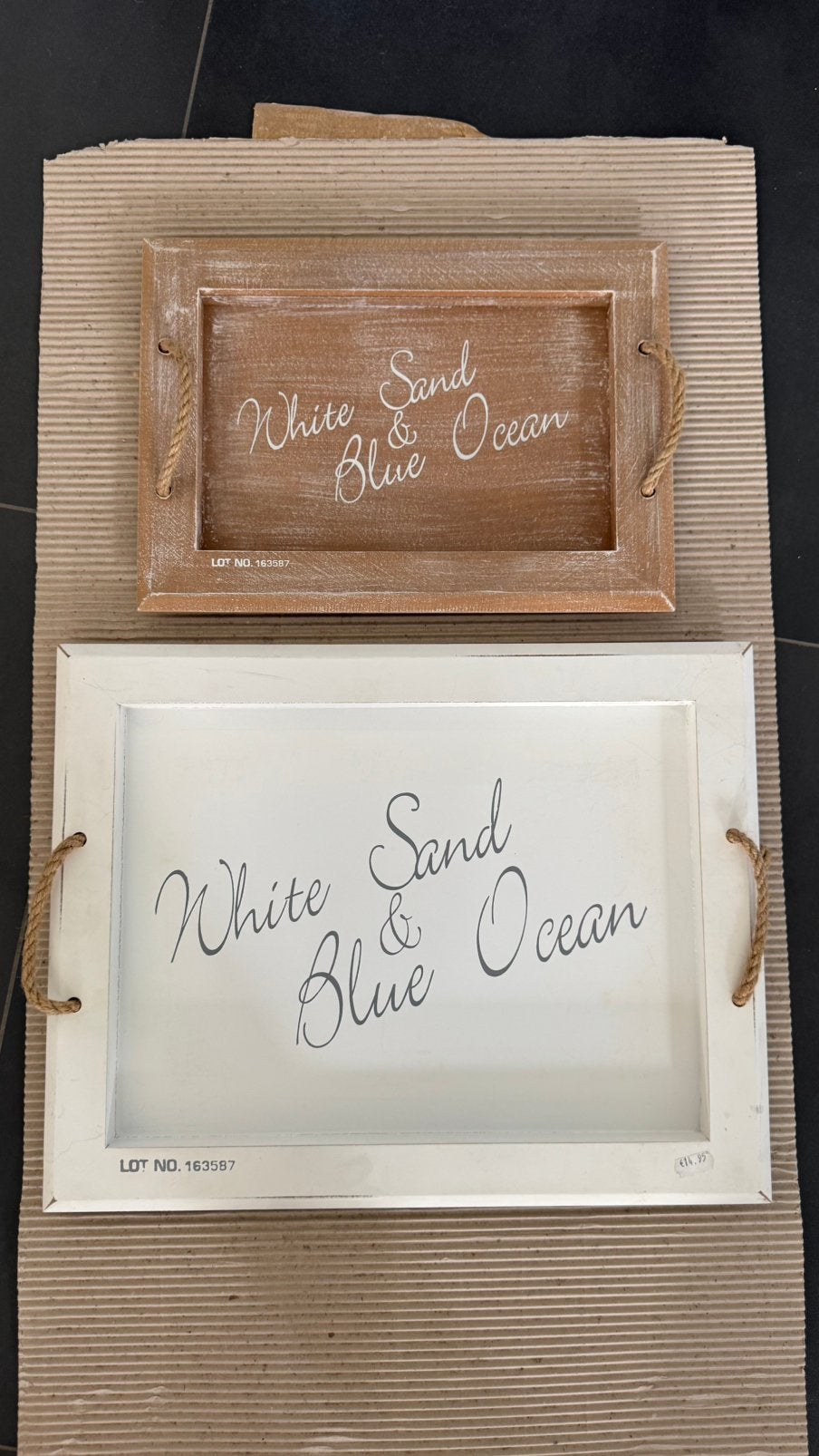 Lot de 2 plateaux décoratifs en bois style bord de mer neufs, Neuf, Plateau de service, Enlèvement, Rectangulaire
