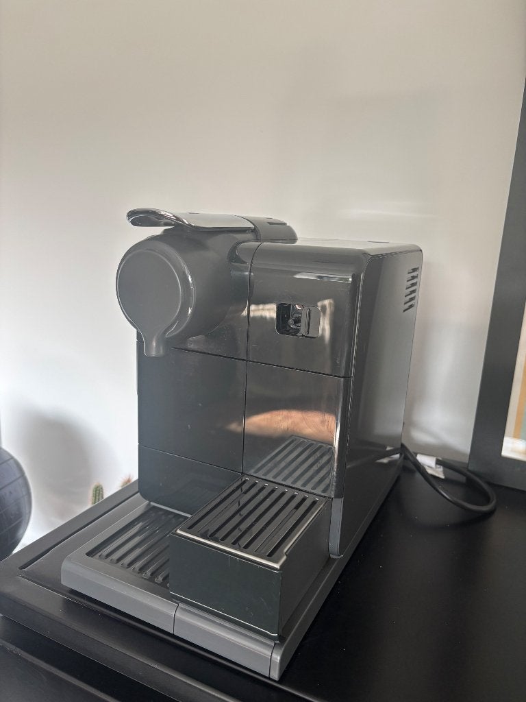 Machine à café, Electroménager, Réservoir d'eau amovible, Combiné, Dosettes et capsules de café, Enlèvement