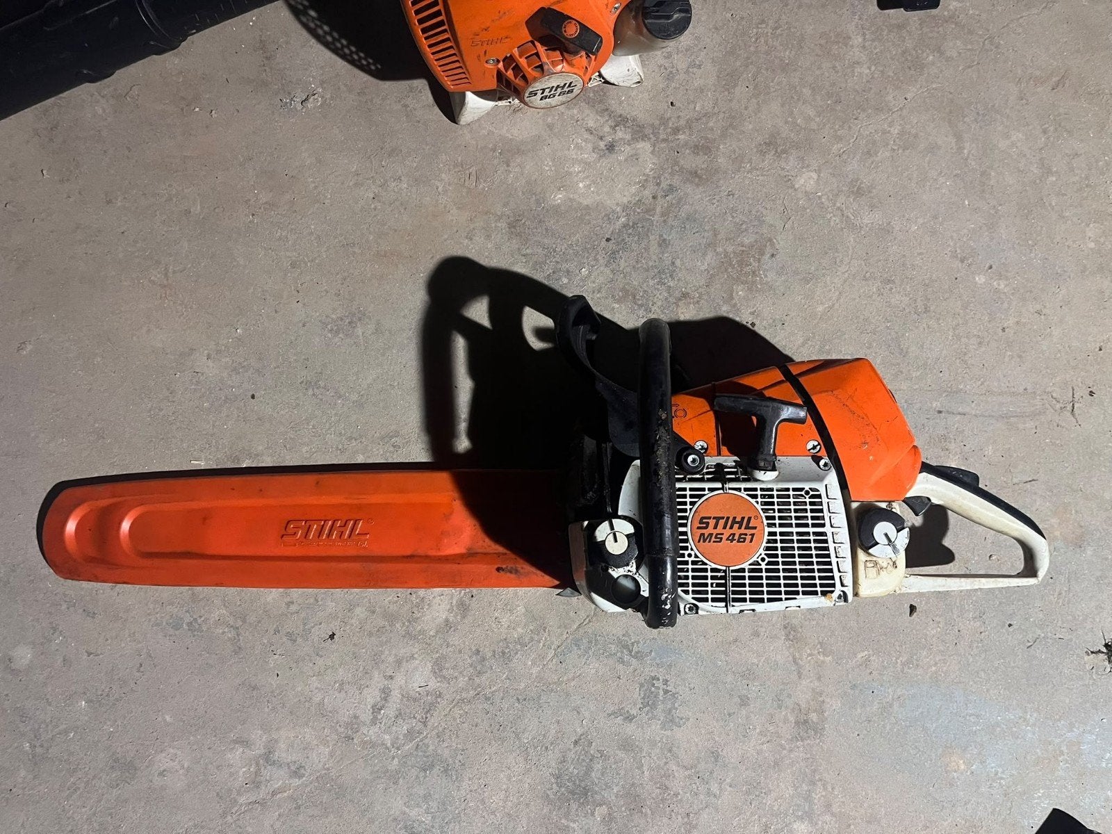 STIHL Tronçonneuse et STIHL Souffleur, Enlèvement, Utilisé, Essence, Stihl