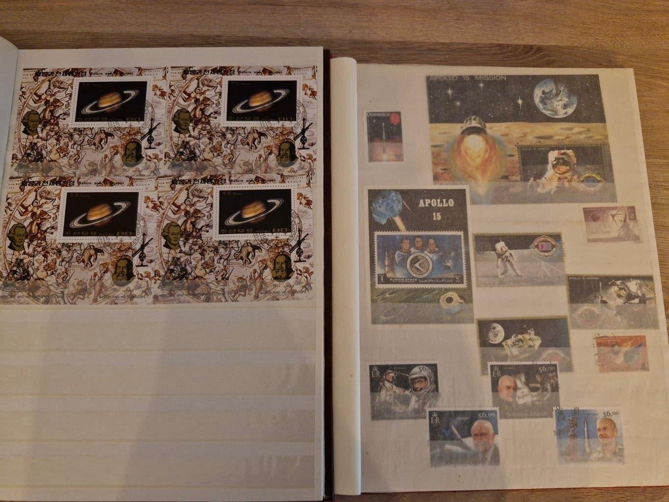 Ruimtevaart , 2 postzegelboeken , met zegels over de ruimte, Postzegels en Munten, Postzegels | Thematische zegels, Ophalen of Verzenden