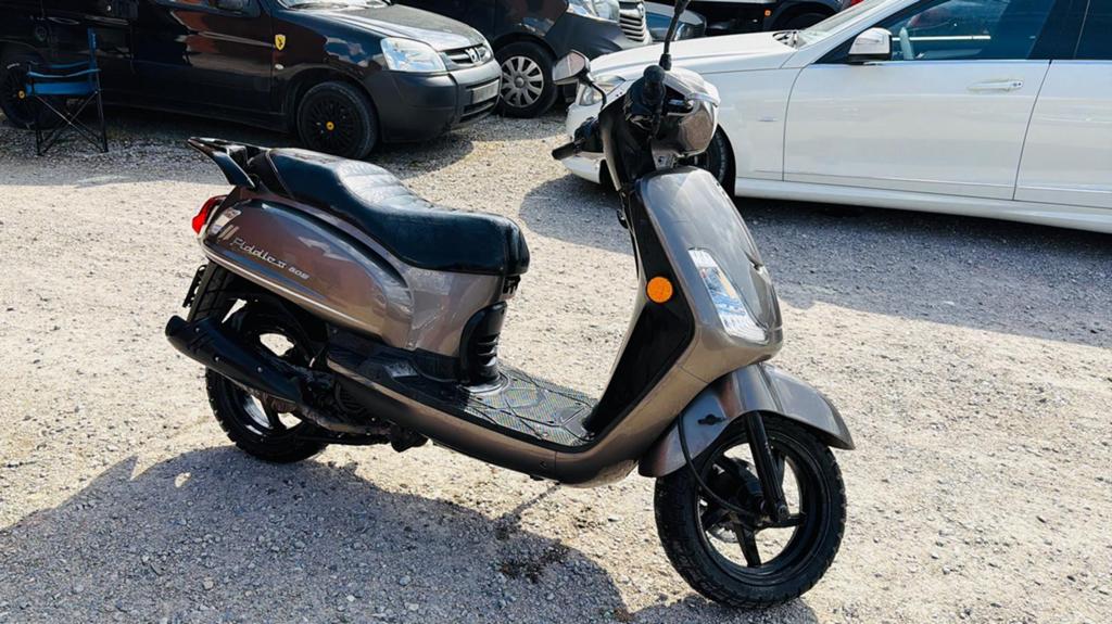 SYM

Scooter te koop, Fietsen en Brommers, Gebruikt, Fiddle