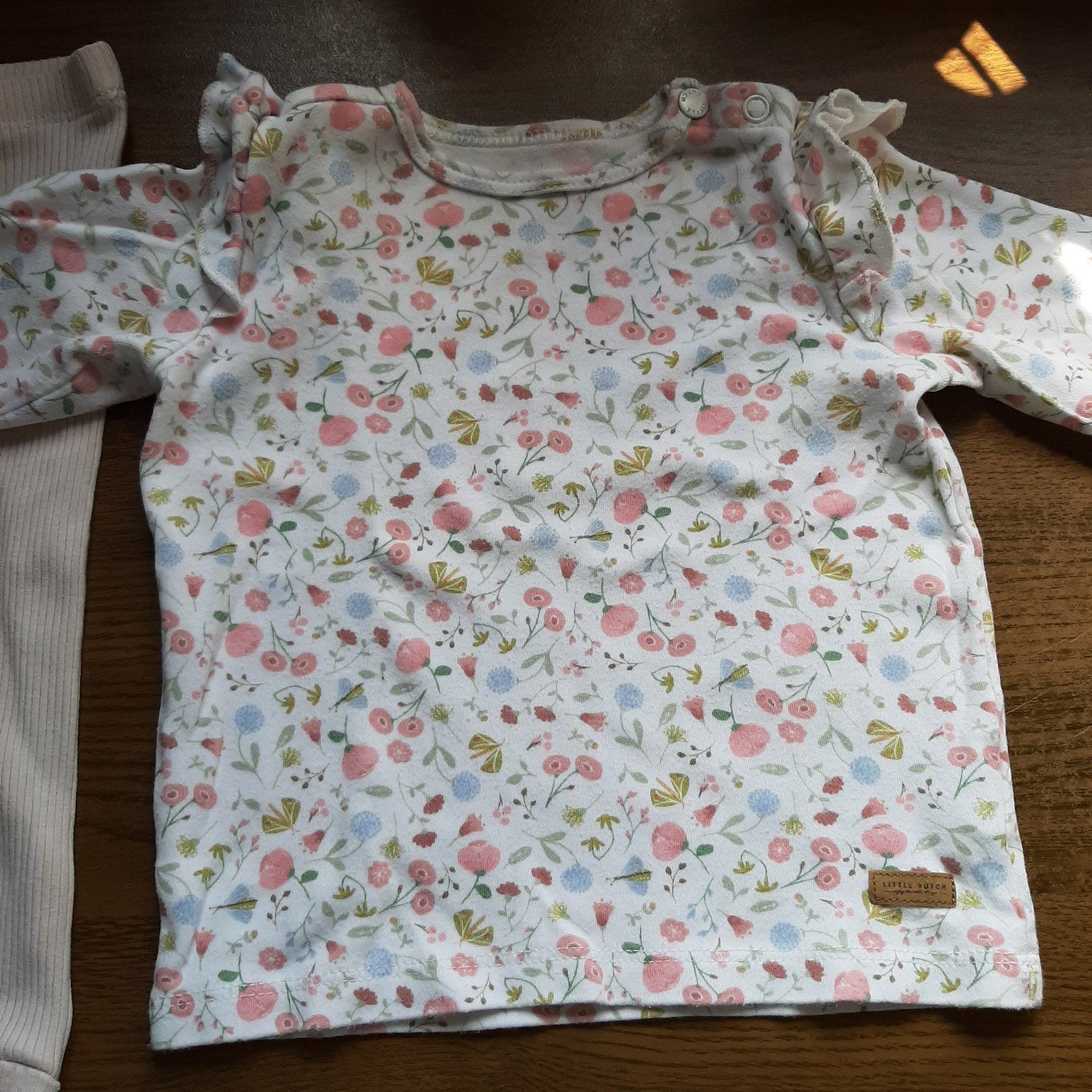 Mooie trui met bij behorend broekje Merk Little Dutch., Kinderen en Baby's, Babykleding | Maat 74, Ophalen, Broekje