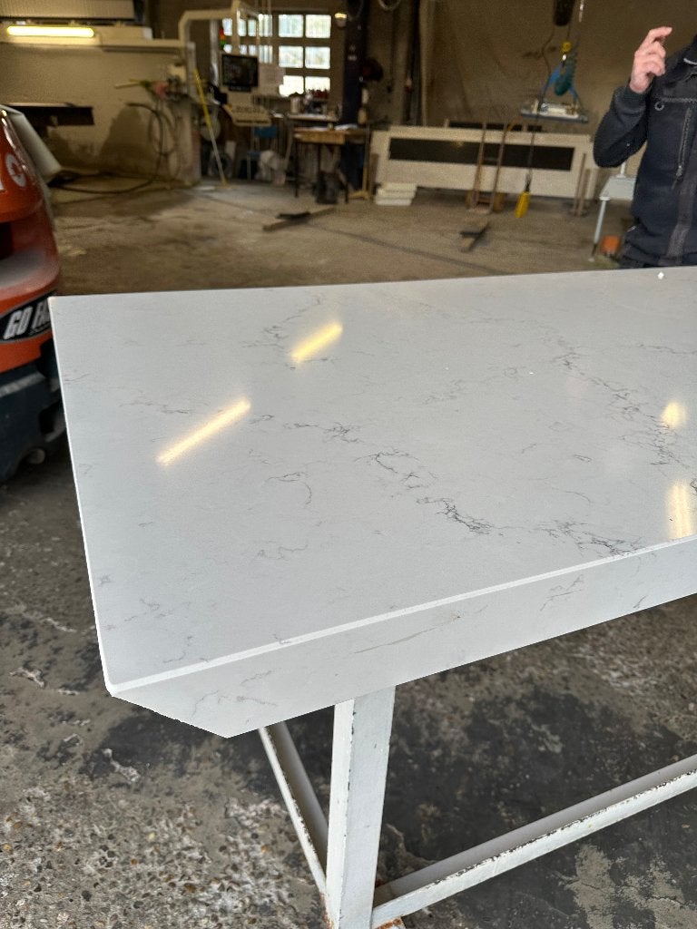 Stenen tafel , bureau, Huis en Inrichting, Ophalen, Zo goed als nieuw