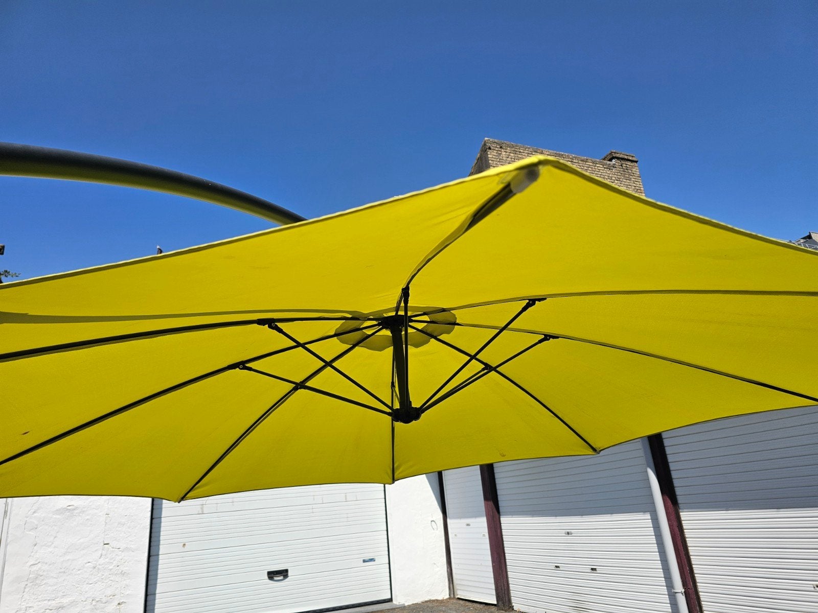 Gele Zweefparasol incl. Granieten voet, Tuin en Terras, Ophalen, Zweefparasol