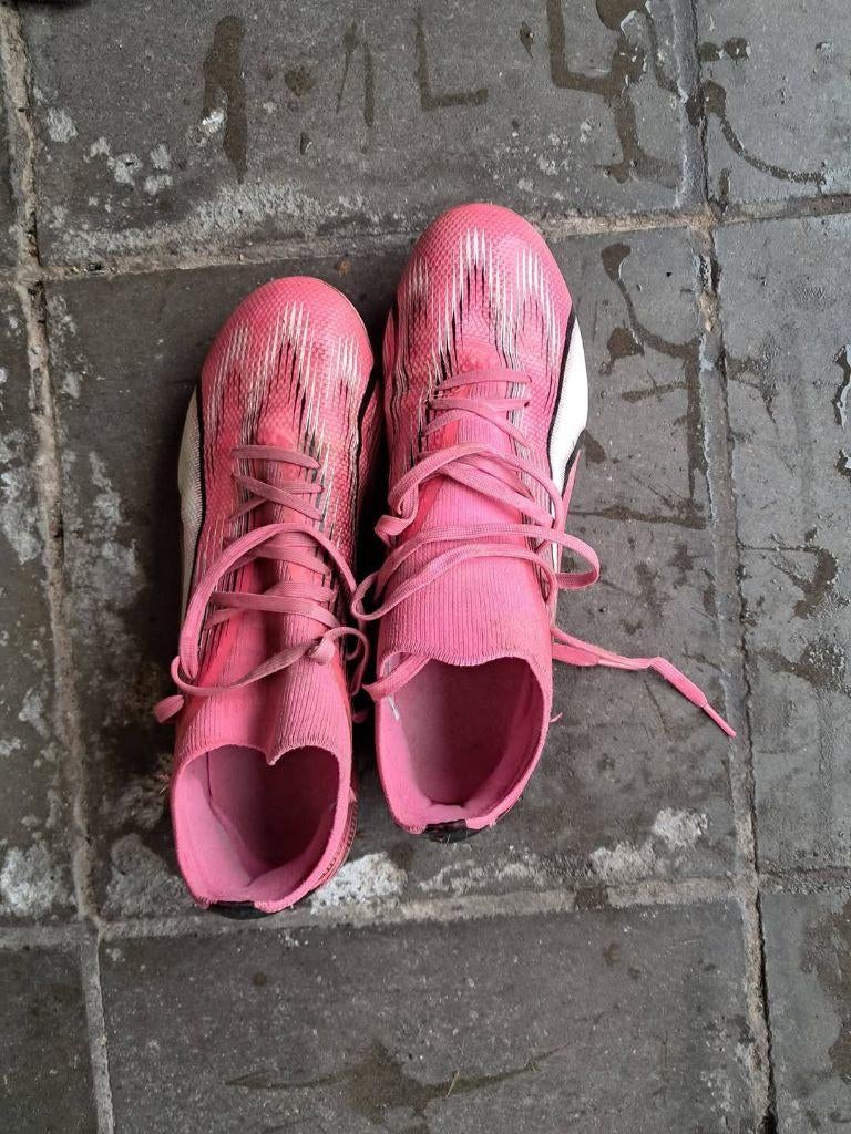 Voetbalschoenen, Sport en Fitness, Ophalen, Zo goed als nieuw, Schoenen