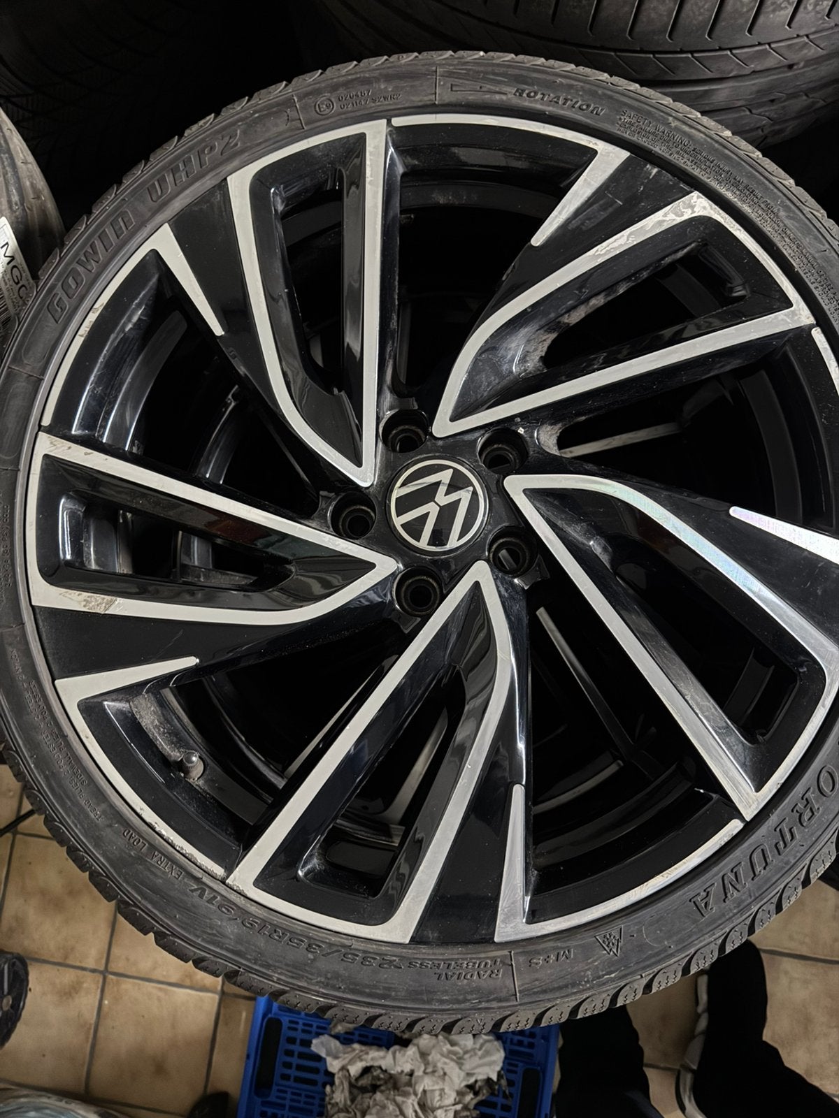 4 jantes 19” Golf 8 GTI + 4 pneus hiver 235/35 R19 – ET50, Pneus hiver, Pneu(s), 19 pouces, Enlèvement