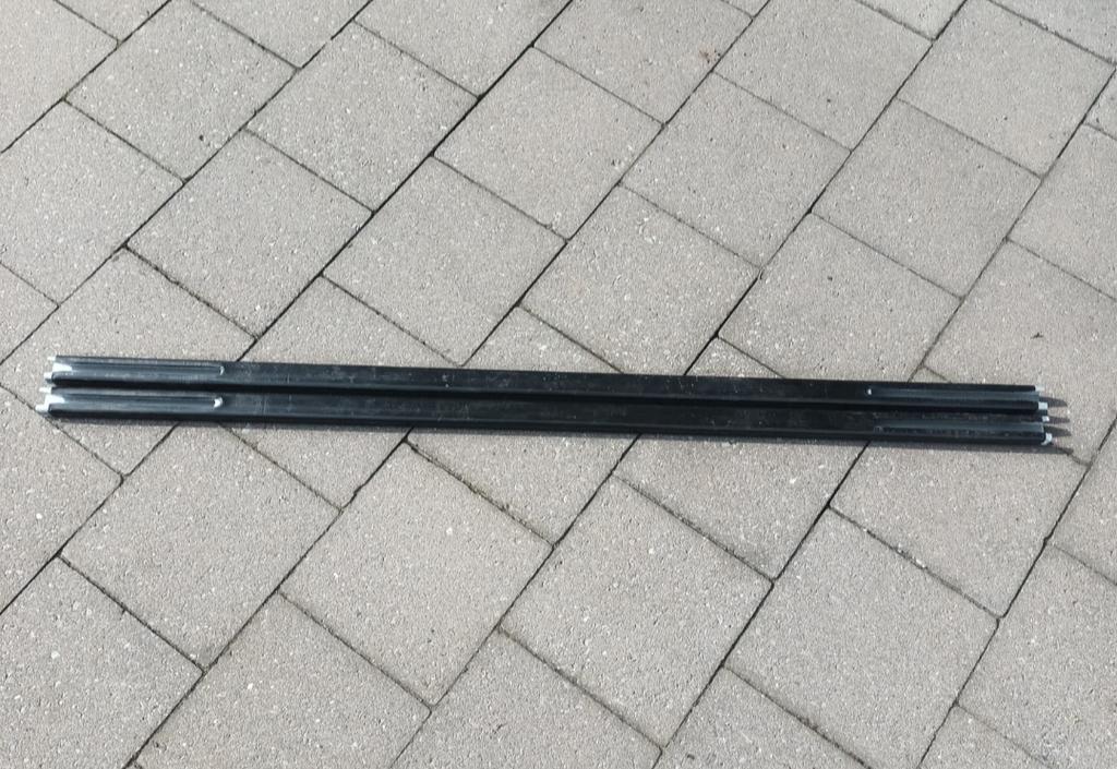 Thule baren 120 cm lang 2 stuks, Ophalen, Zo goed als nieuw
