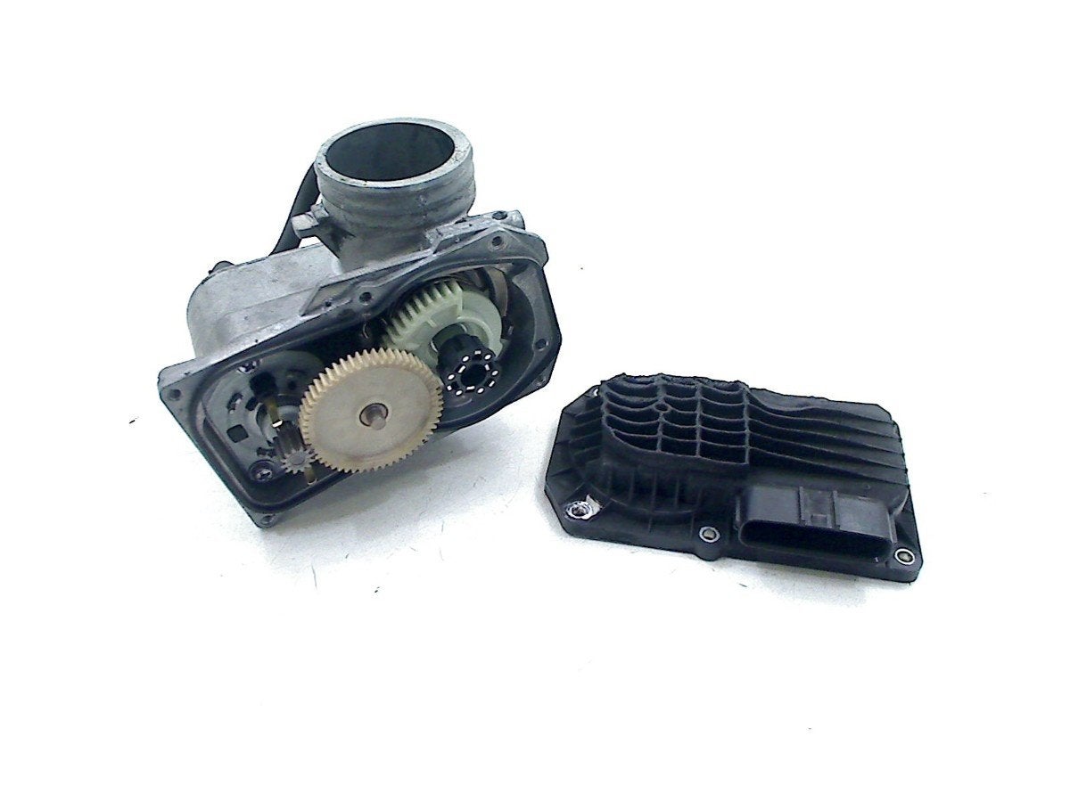 BOITIER PAPILLON X ADV 750 2021- (X-ADV ADV750H RH10), Dhr. S. di Majo, Utilisé, Info@cama-motorparts.nl, P.J. Troelstraweg 8 8
3144 CX  MAASSLUIS, NL