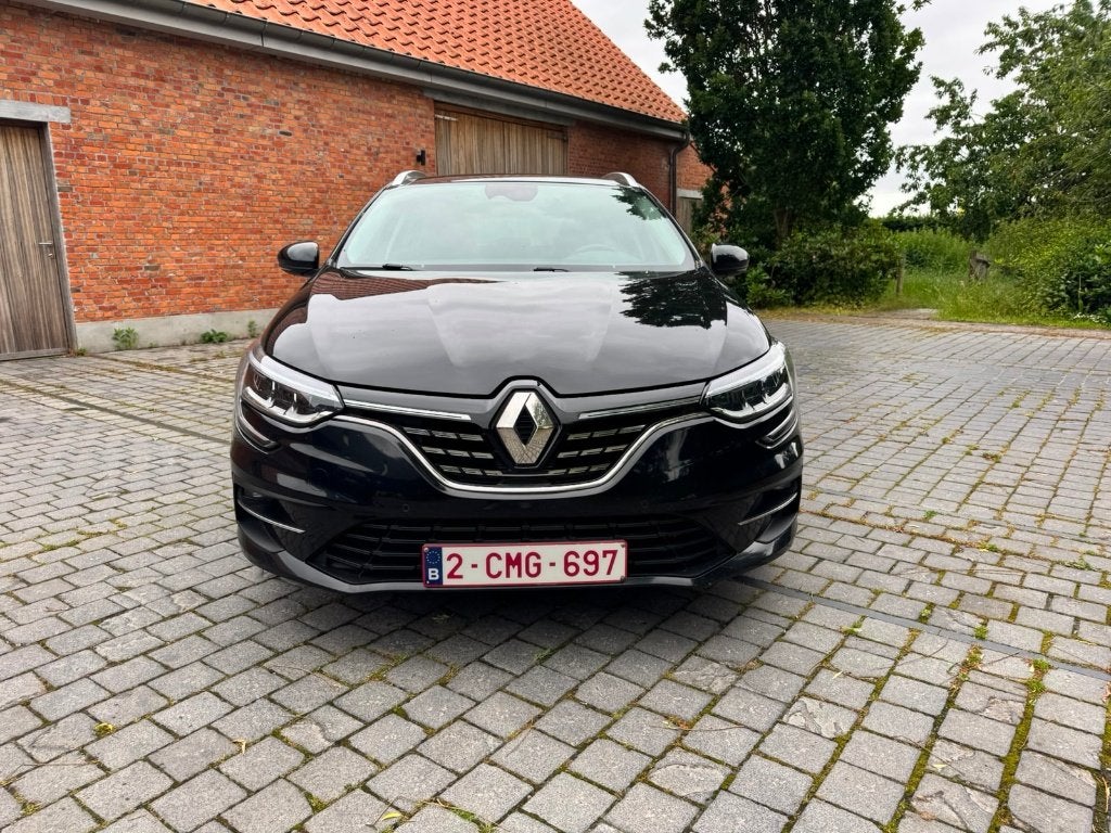 Renault Megane E-Tech 1.6 E-TECH PHEV, 4 deurs, Stof, 4 cilinders, https://public.car-pass.be/vhr/b0dd0edf-cf77-4612-a63e-0c0cbfd1f77c