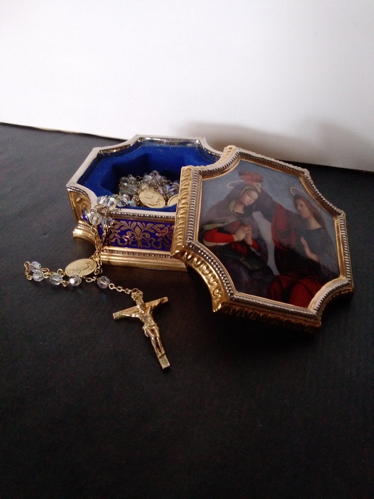 Rozenkrans zilver en kristal met doos, Collections, Religion, Enlèvement