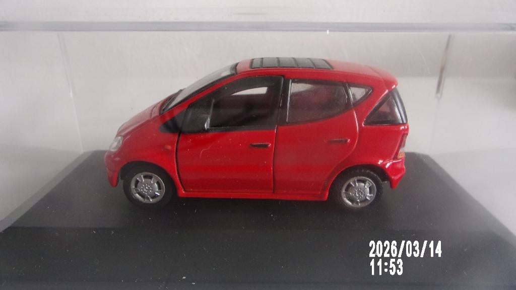 MERCEDES CLASSE "A" 1/43 HONGWELL PORTES OUV,ETAT OK VITRINE, Hobby en Vrije tijd, Ophalen of Verzenden, Gebruikt, Auto, Overige merken