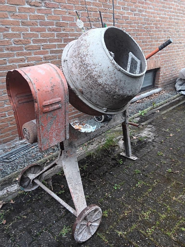 Elektrische beton molen, prijs 130€, Doe-het-zelf en Bouw, Ophalen of Verzenden, Zo goed als nieuw