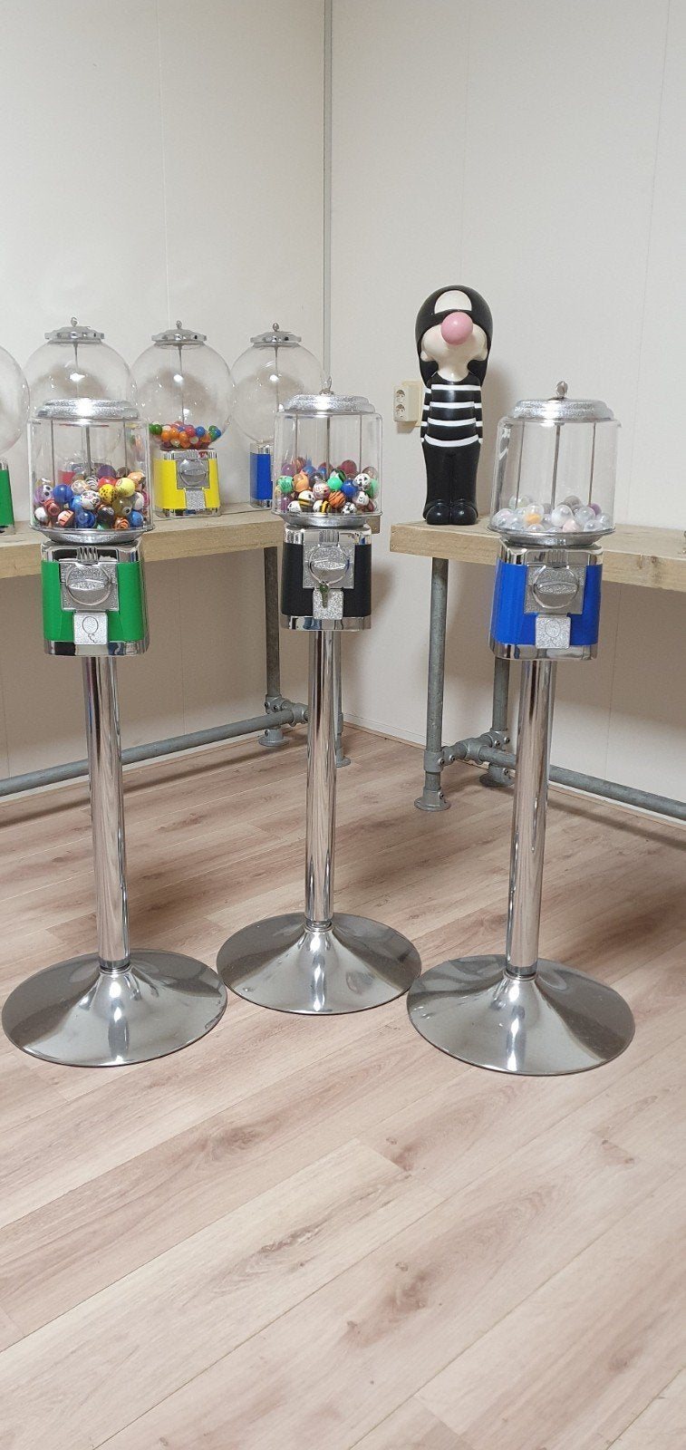 kauwgomballen stuiterballen automaten op voet showroommodell, Verzamelen, Automaten | Overige, Ophalen of Verzenden