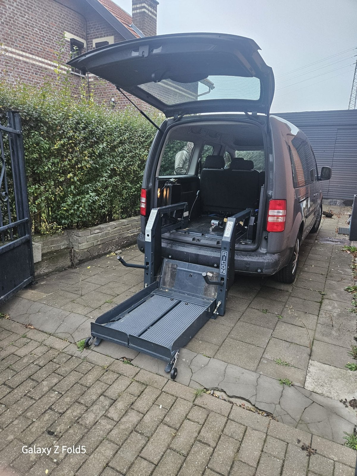 Rare Caddy équipe monte PMR motorisé et homologué, Autre carrosserie, 5 portes, Automatique, Particulier