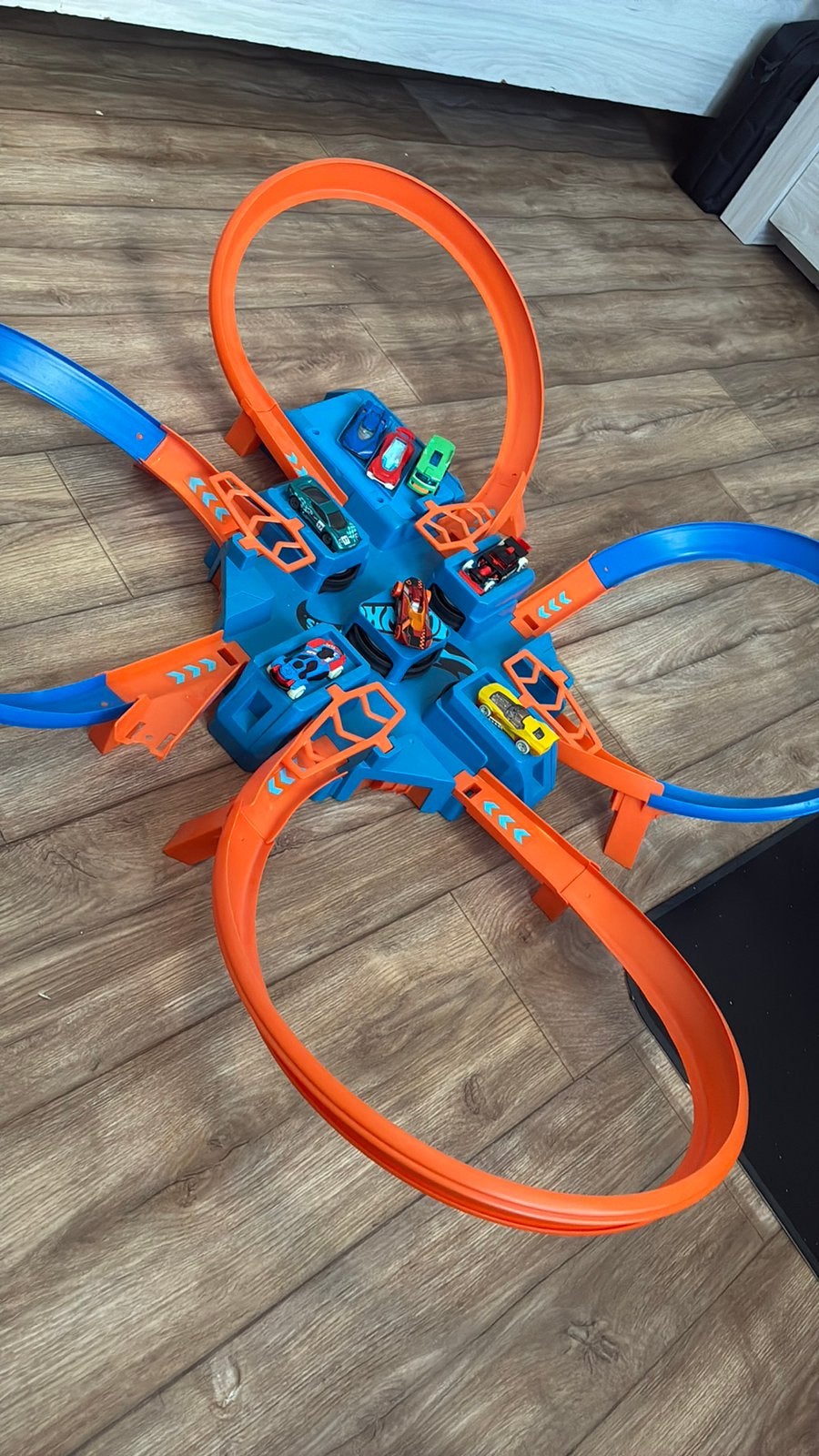 circuit Hot Wheels Intersection Collision booster électrique, Enfants & Bébés, Jouets | Circuits, Comme neuf, Circuit, Électrique