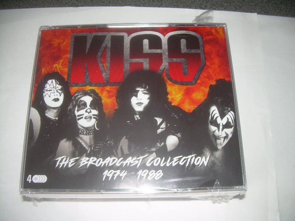 4 CD BOX - KISS - 1974 - 1988, Cd's en Dvd's, Cd's | Hardrock en Metal, Ophalen of Verzenden, Nieuw in verpakking, Boxset