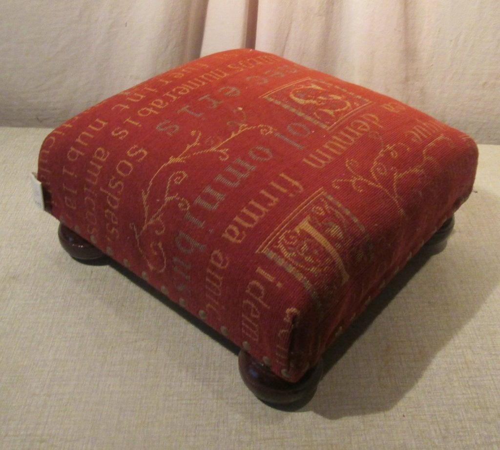 Leuke Retro Voetenbankje in hout en stof - 30x30x17, Ophalen of Verzenden, Zo goed als nieuw, Vierkant, Hout