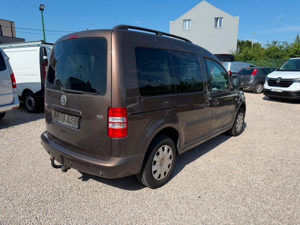 VOLKSWAGEN CADDY * 1.6TDI * 102PK * 5ZITPL *EXPORT/HANDELAAR, Auto's, Voorwielaandrijving, Zwart, Bruin, Bedrijf