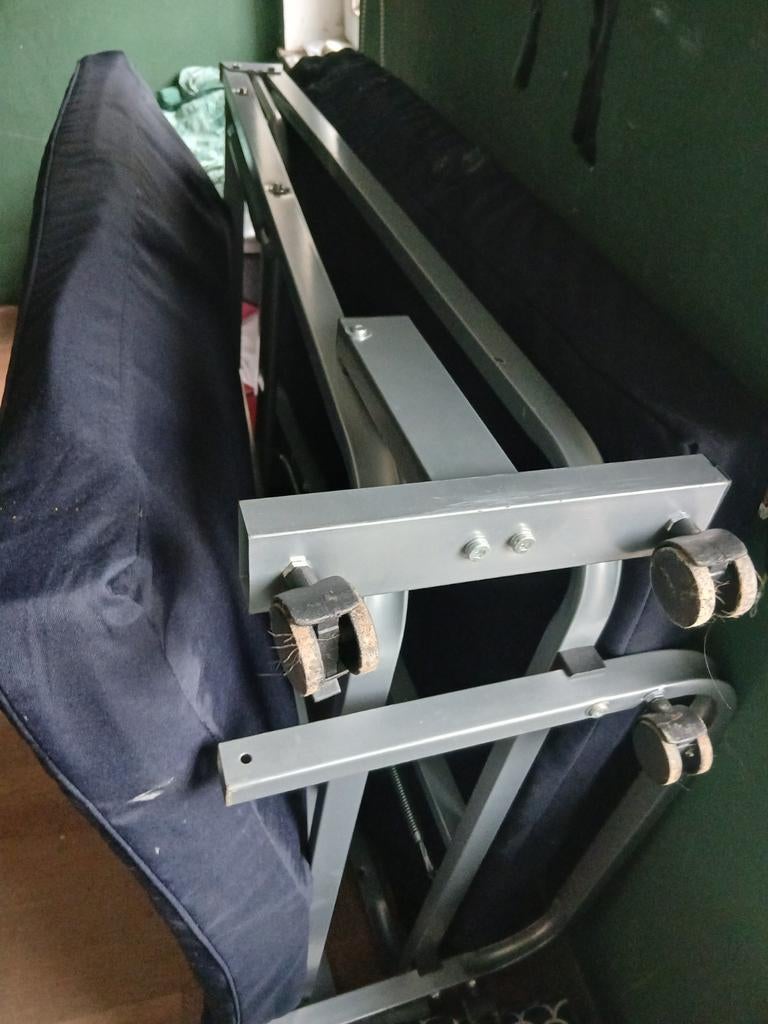 Logeerbed plooibed, Ophalen
