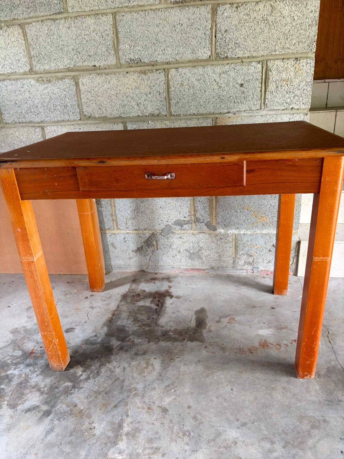 Table en bois, 100 à 150 cm, Quatre personnes, Comme neuf, Enlèvement