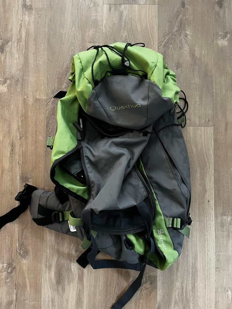 Trekrugzak Quechua, Handtassen en Accessoires, Tassen | Rugtassen, Ophalen, Gebruikt, Overige merken, Trekking