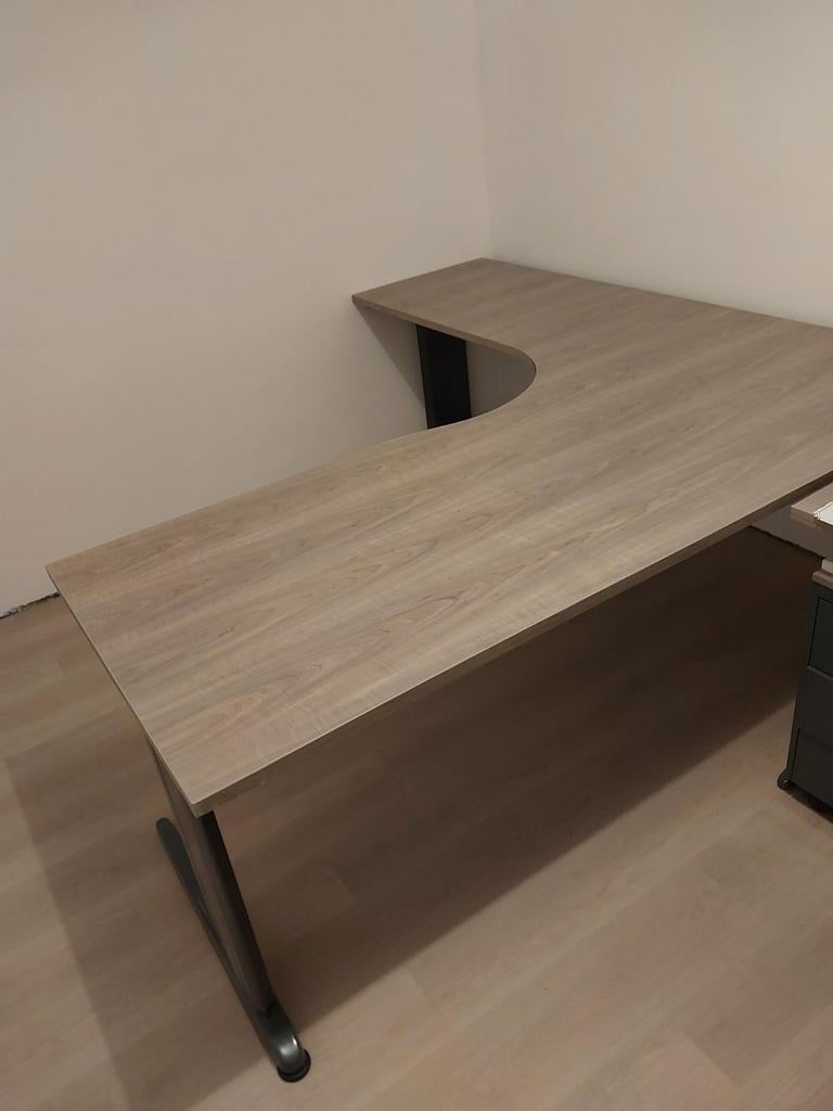 Bureau 2m x 2m, Enlèvement