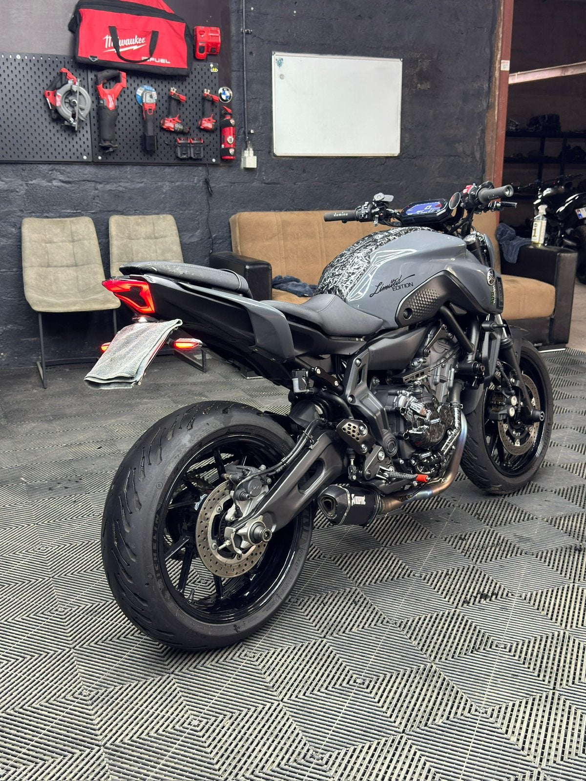 Yamaha MT-07 2023 | Full Custom | Carbon | Hyperpro |, Particulier