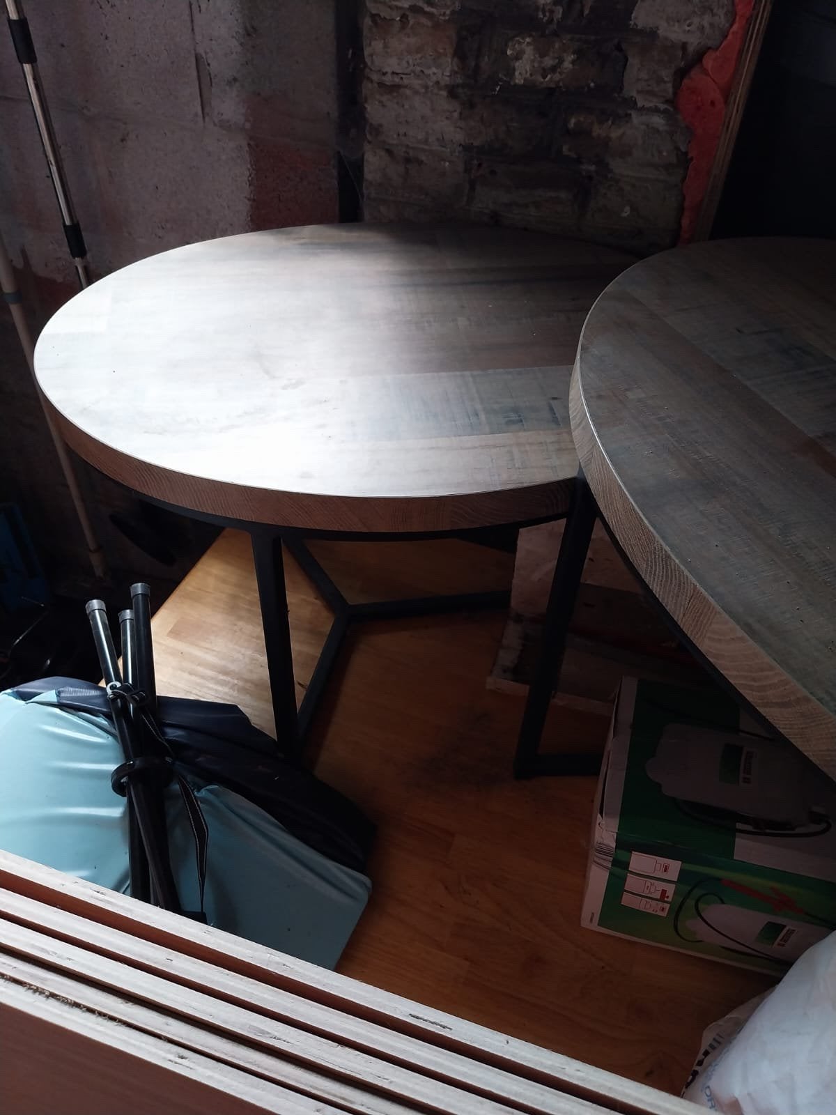 Deux belles tables basses, Maison & Meubles, Tables | Tables mange-debout, Enlèvement, Comme neuf