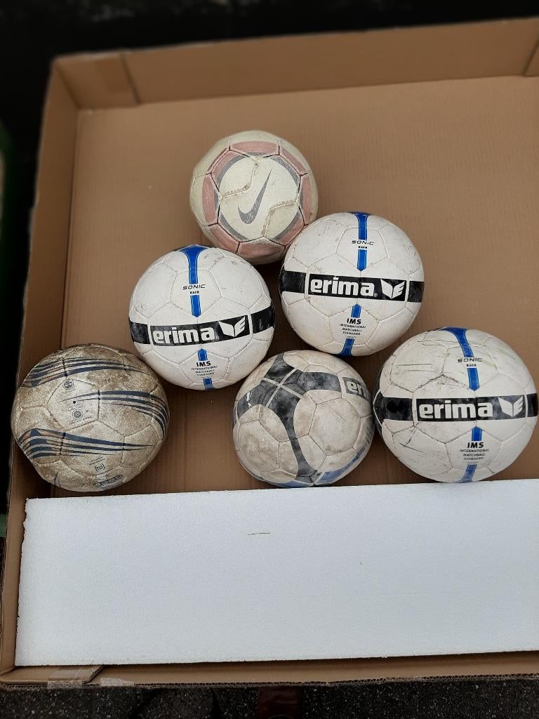 Diverse lederen ballen, Sport en Fitness, Voetbal, Ophalen, Gebruikt, Bal