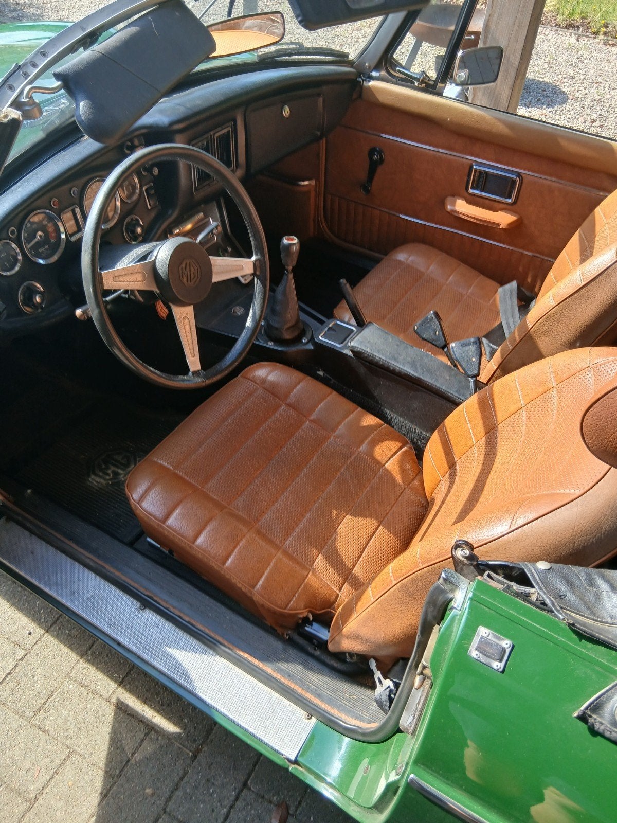 MG B Tourer. Bouwjaar 1976, groen., foto 3