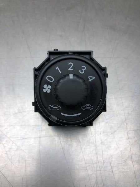 BEDIENINGSPANEEL VERWARMING Toyota iQ (|758857|), Gebruikt, Toyota
