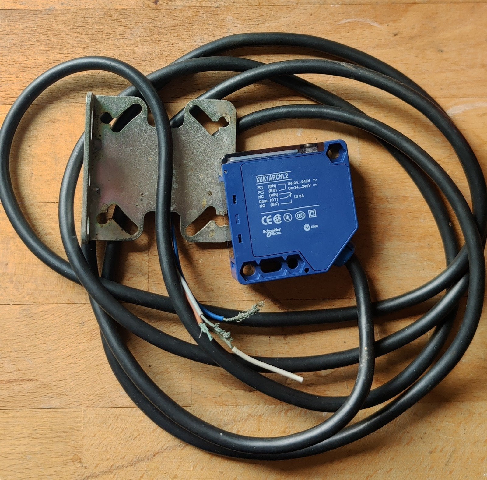 Telemecanique sensor, Enlèvement