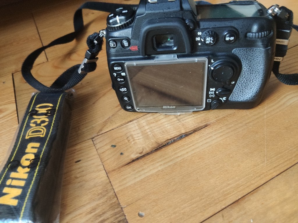 Nikon D300 + poignée MB-D10, TV, Hi-fi & Vidéo, Sans zoom optique, Enlèvement ou Envoi, 12 mégapixels, Manuel