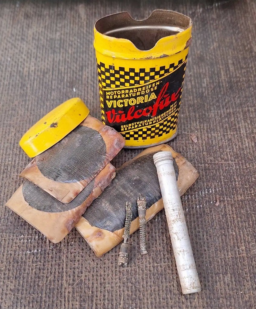 Victoria Vulcofix bandenreparatiesetje uit de 50'r jaren., Verzamelen, Ophalen of Verzenden, Gebruikt