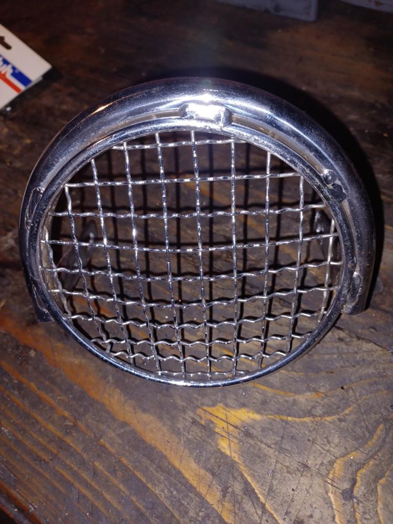 Beschermbeugel met gril voor koplamp oldtimer bromfiets, Fietsen en Brommers, Ophalen of Verzenden, Koplamp