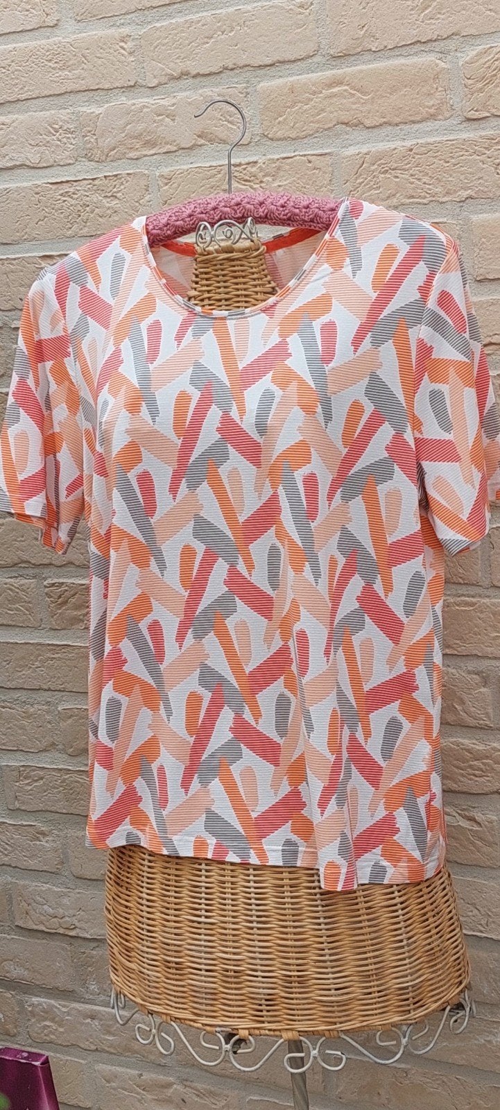 bloesje maat l/xl 53cm van oksel tot oksel, Kleding | Dames, Blouses en Tunieken, Ophalen of Verzenden, Zo goed als nieuw, Maat 42/44 (L)