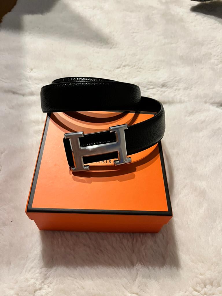 ceinture hermes noir boucle argentée, Vêtements | Hommes, Ceintures, Envoi, Comme neuf, Noir, Ceinture
